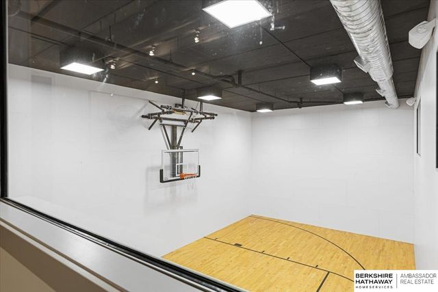 717 Hackberry Road, Omaha, NE 68132