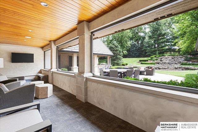 717 Hackberry Road, Omaha, NE 68132