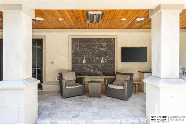 717 Hackberry Road, Omaha, NE 68132