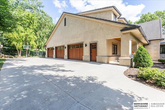 717 Hackberry Road, Omaha, NE 68132