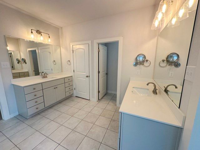 2664 Streamside Drive, Burleson, TX 76028