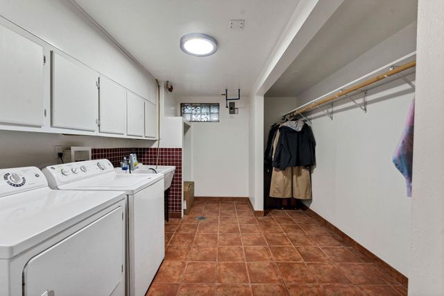 3805 E Pratt Ave, Spokane, WA 99202