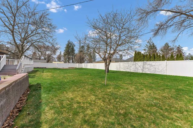 3805 E Pratt Ave, Spokane, WA 99202