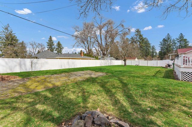 3805 E Pratt Ave, Spokane, WA 99202