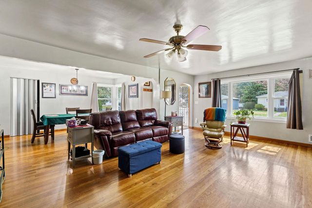 3805 E Pratt Ave, Spokane, WA 99202