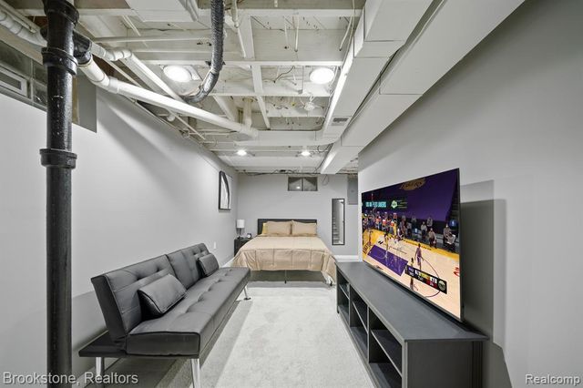 141 Ferndale Avenue, Rochester, MI 48307