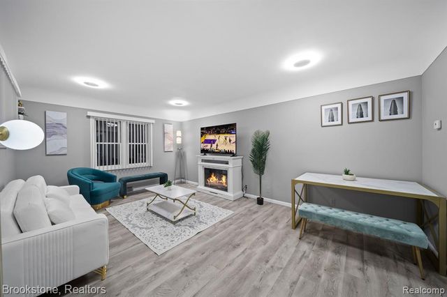 141 Ferndale Avenue, Rochester, MI 48307