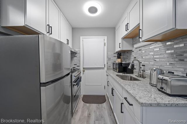 141 Ferndale Avenue, Rochester, MI 48307