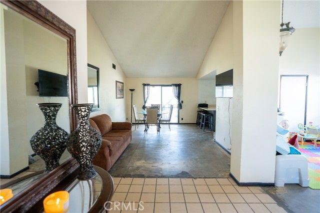 15168 Dakota, Victorville, CA 92394