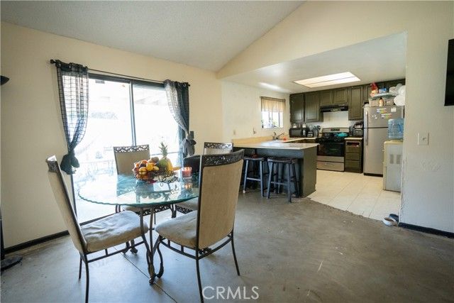 15168 Dakota, Victorville, CA 92394