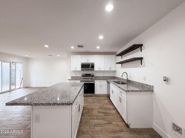 5713 S 13TH Avenue, Phoenix, AZ 85041
