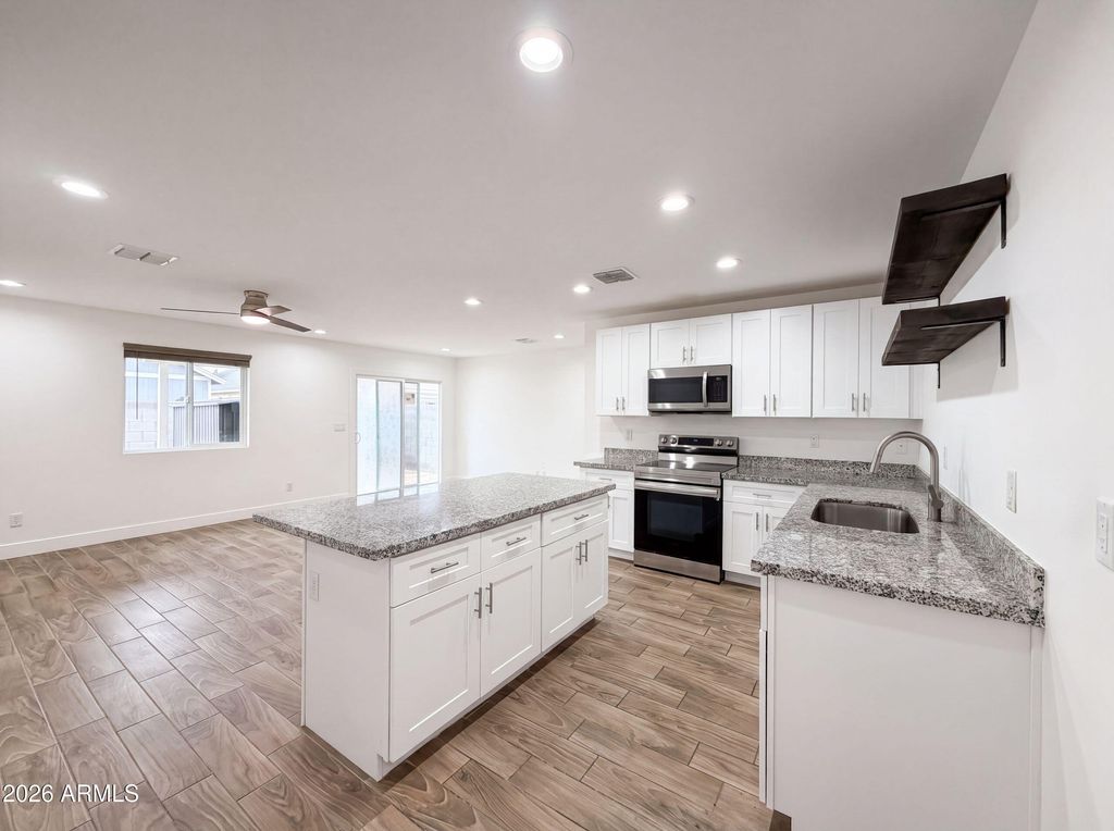 5713 S 13TH Avenue, Phoenix, AZ 85041 — photo 2
