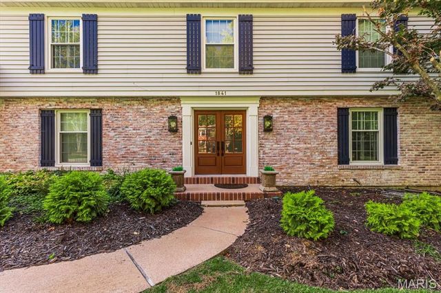 1841 Newburyport Road, Chesterfield, MO 63005