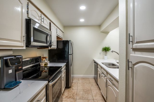 5100 Verde Valley Lane 158, Dallas, TX 75254