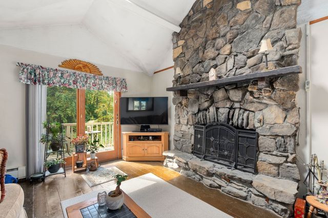 465 Greenwood St, Millbury, MA 01527