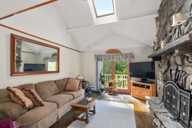 465 Greenwood St, Millbury, MA 01527