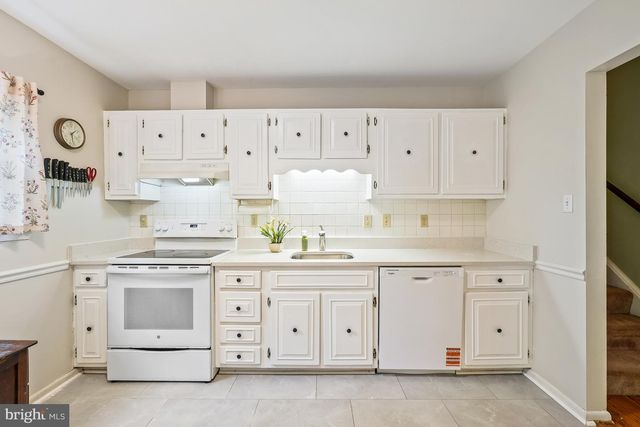 9203 LANDGREEN ST, Manassas, VA 20110