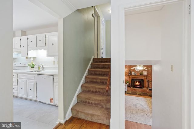 9203 LANDGREEN ST, Manassas, VA 20110