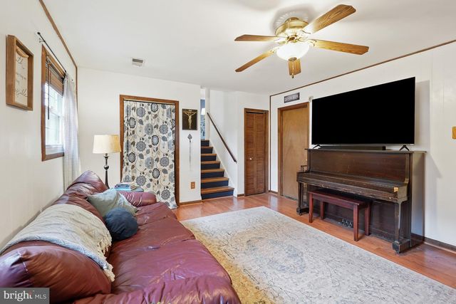 9203 LANDGREEN ST, Manassas, VA 20110