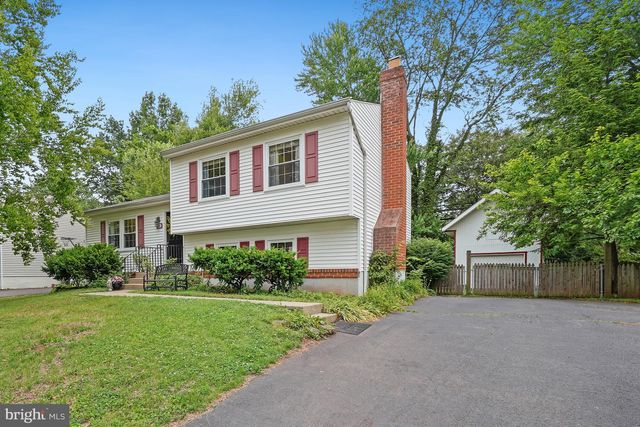 9203 LANDGREEN ST, Manassas, VA 20110