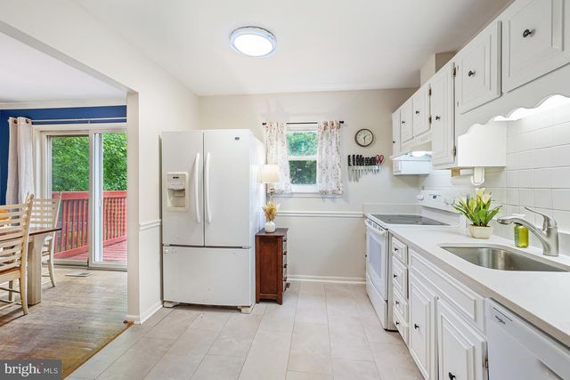 9203 LANDGREEN ST, Manassas, VA 20110