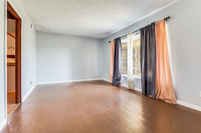 2406 Cliff Teen Court, Dallas, TX 75233