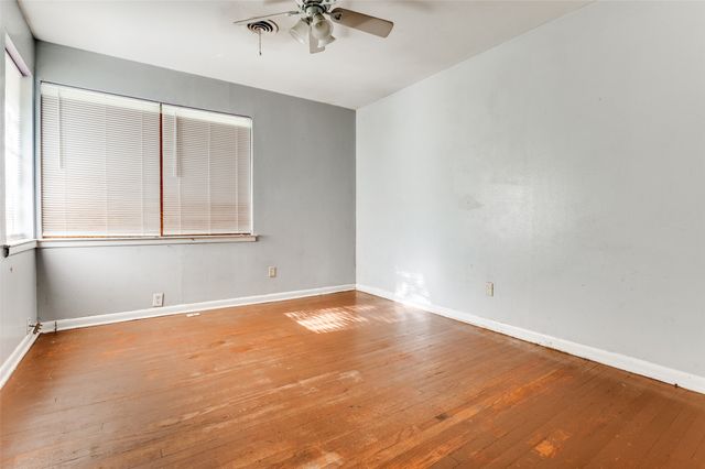 2406 Cliff Teen Court, Dallas, TX 75233