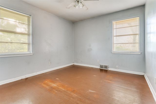 2406 Cliff Teen Court, Dallas, TX 75233