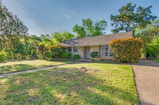 2406 Cliff Teen Court, Dallas, TX 75233