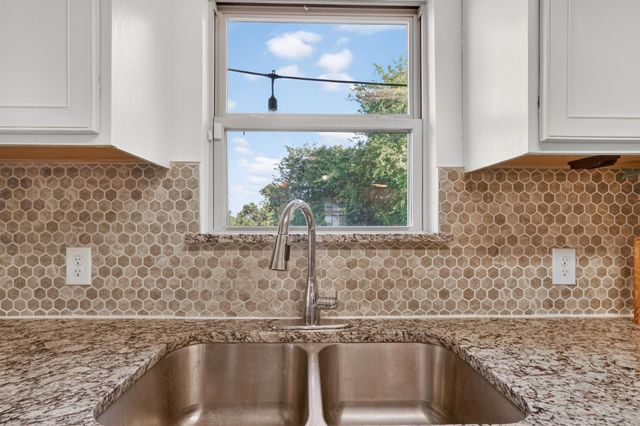 2730 Marjorie Avenue, Dallas, TX 75216