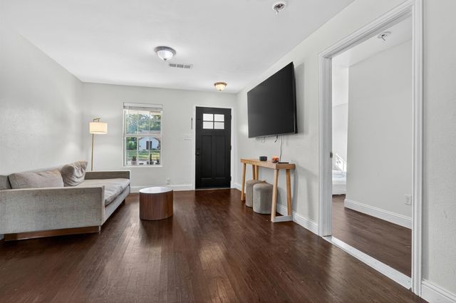 2730 Marjorie Avenue, Dallas, TX 75216