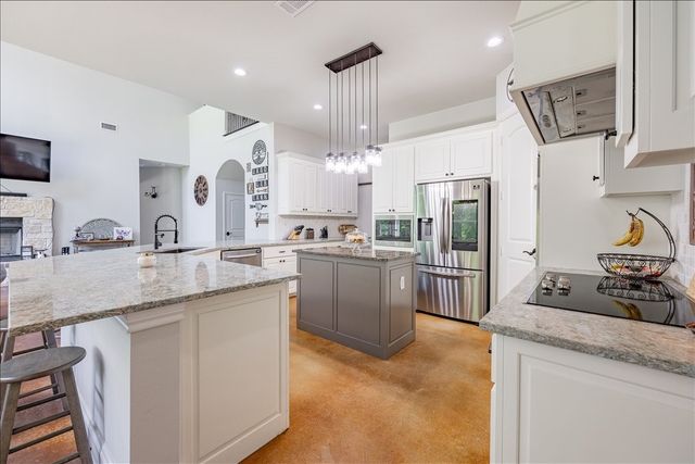 6500 Mountain Lake Parkway, Cross Roads, TX 76227