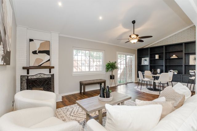 2706 Meadowstone Court, Carrollton, TX 75006