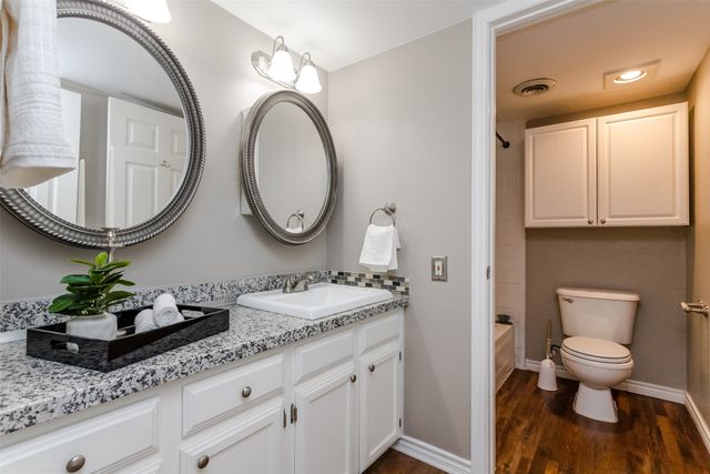 2706 Meadowstone Court, Carrollton, TX 75006