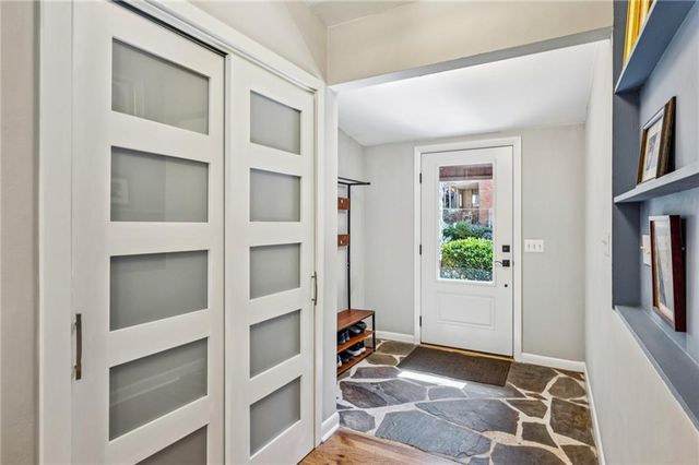 1121 Vistavia Circle, Decatur, GA 30033