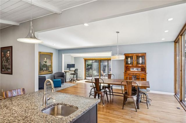 1121 Vistavia Circle, Decatur, GA 30033