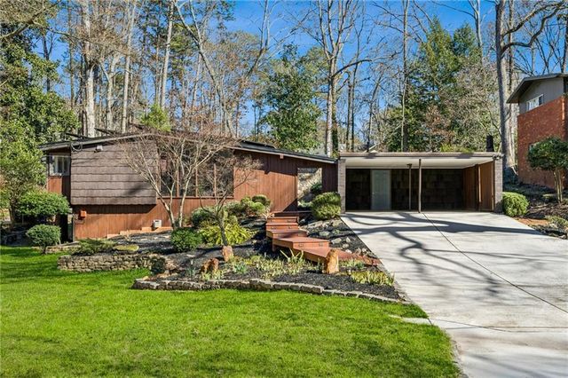 1121 Vistavia Circle, Decatur, GA 30033