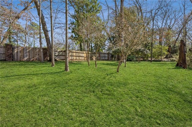 1121 Vistavia Circle, Decatur, GA 30033