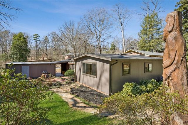 1121 Vistavia Circle, Decatur, GA 30033