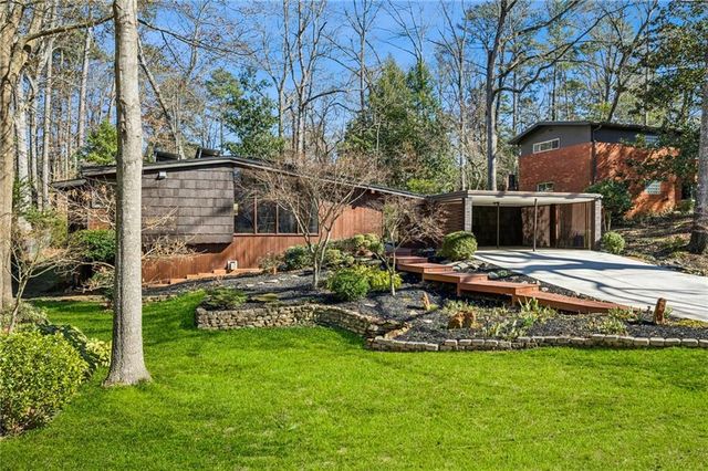 1121 Vistavia Circle, Decatur, GA 30033