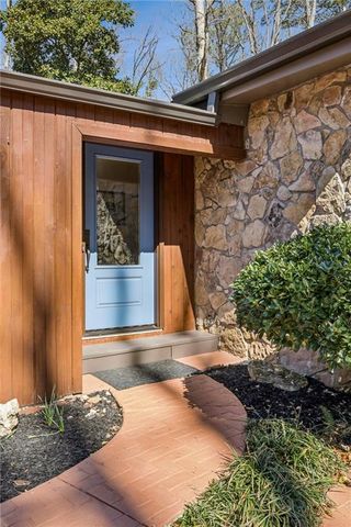 1121 Vistavia Circle, Decatur, GA 30033