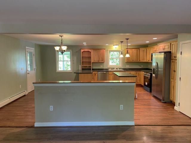 28 Westwood Lane, Henniker, NH 03242
