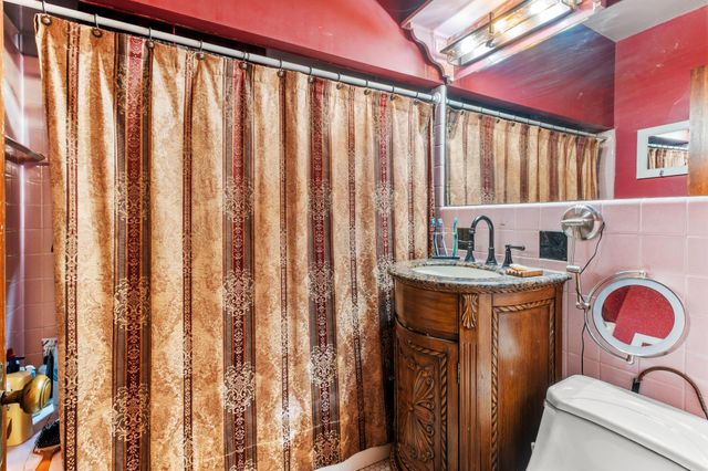 2408 Fremont Avenue S, Minneapolis, MN 55405