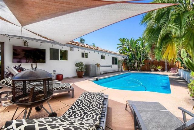 10162 Sierra Madre Rd, Spring Valley, CA 91977