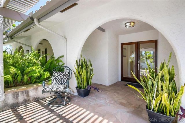 10162 Sierra Madre Rd, Spring Valley, CA 91977