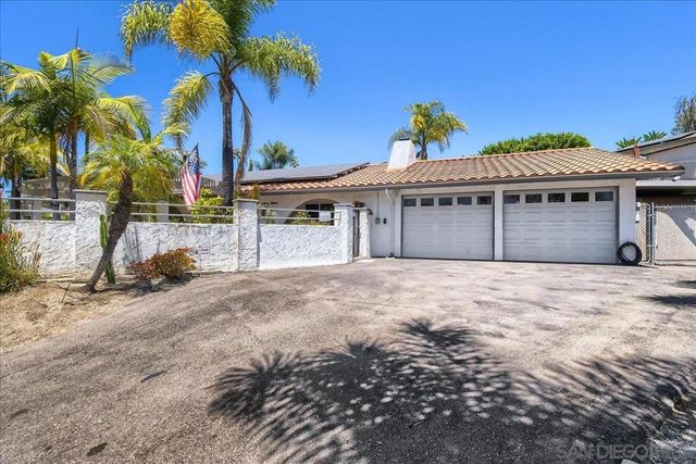 10162 Sierra Madre Rd, Spring Valley, CA 91977