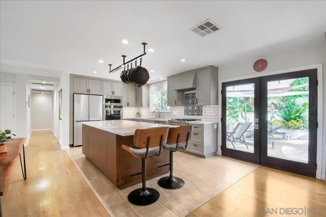 10162 Sierra Madre Rd, Spring Valley, CA 91977