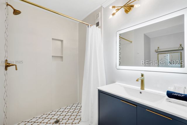 40 Folly Field Rd Apt A1, Hilton Head Island, SC 29928