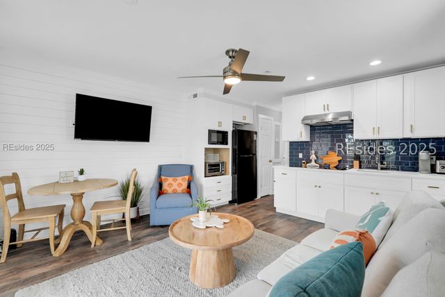 40 Folly Field Rd Apt A1, Hilton Head Island, SC 29928