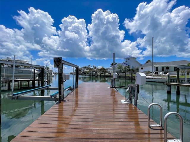 807 2ND AVENUE S, Tierra Verde, FL 33715